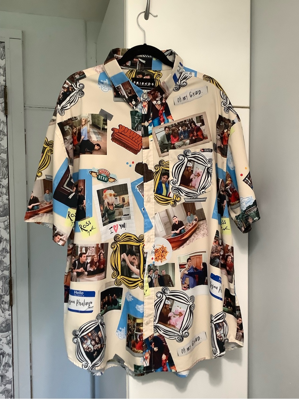 FRIENDS Beige Photo-Collage Short Sleeve Button-Up Shirt